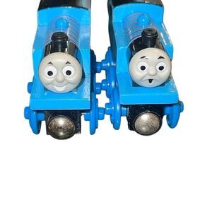 2 Thomas Engine surprise & smile Train Wooden Railway Friends blue tracks